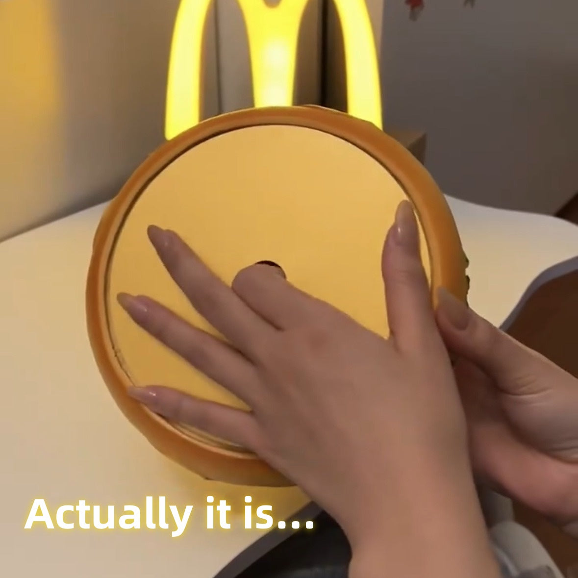 Burger tissue box