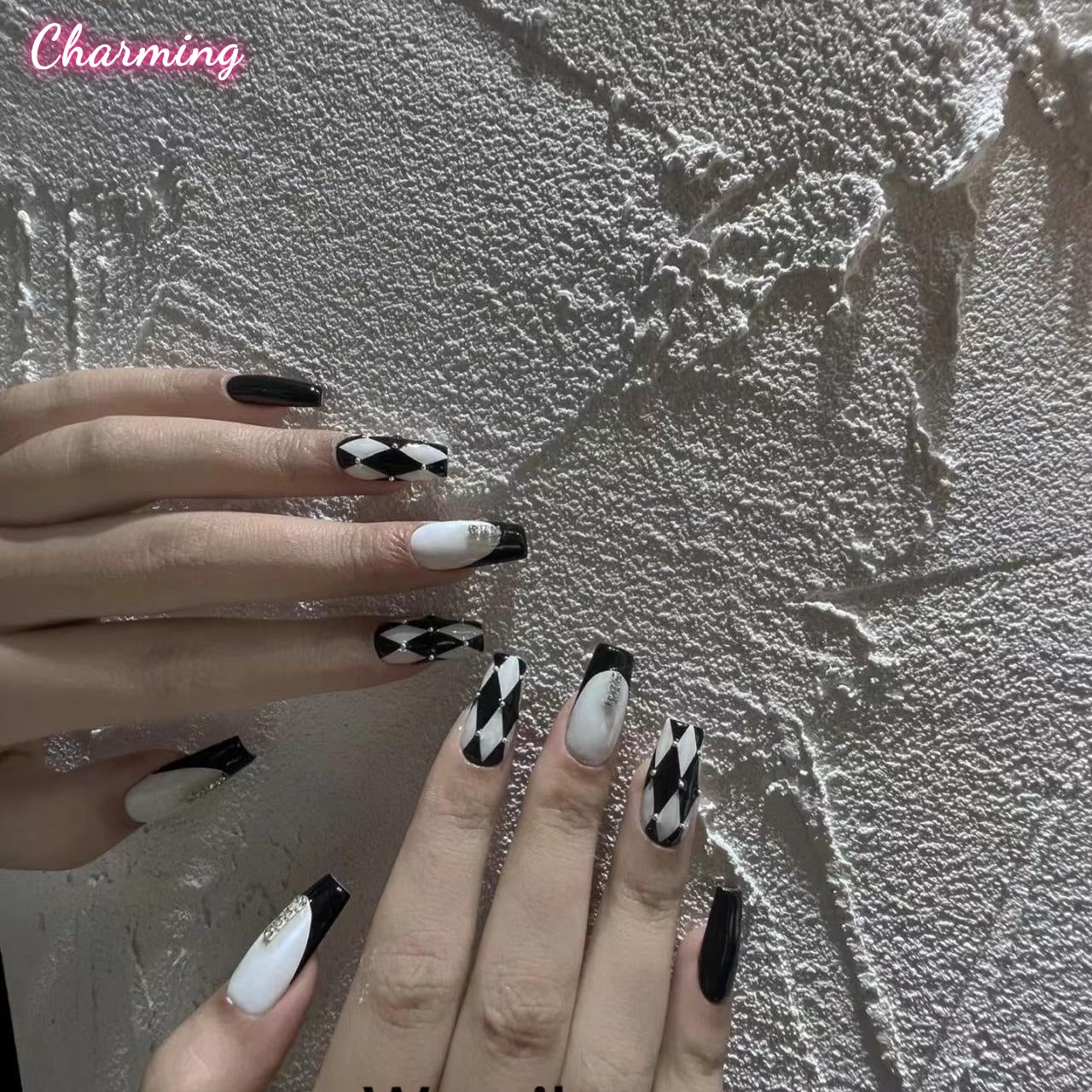 Black and White Diamond Grid / Handmade Nails