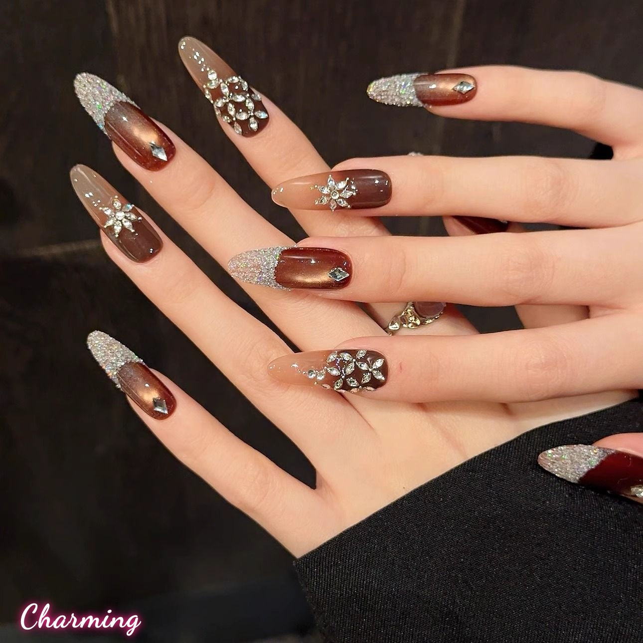 Champagne under the lights / Handmade Nails