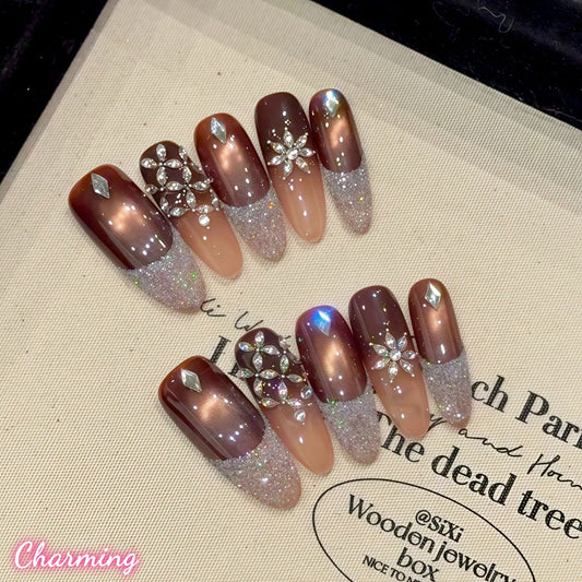 Champagne under the lights / Handmade Nails