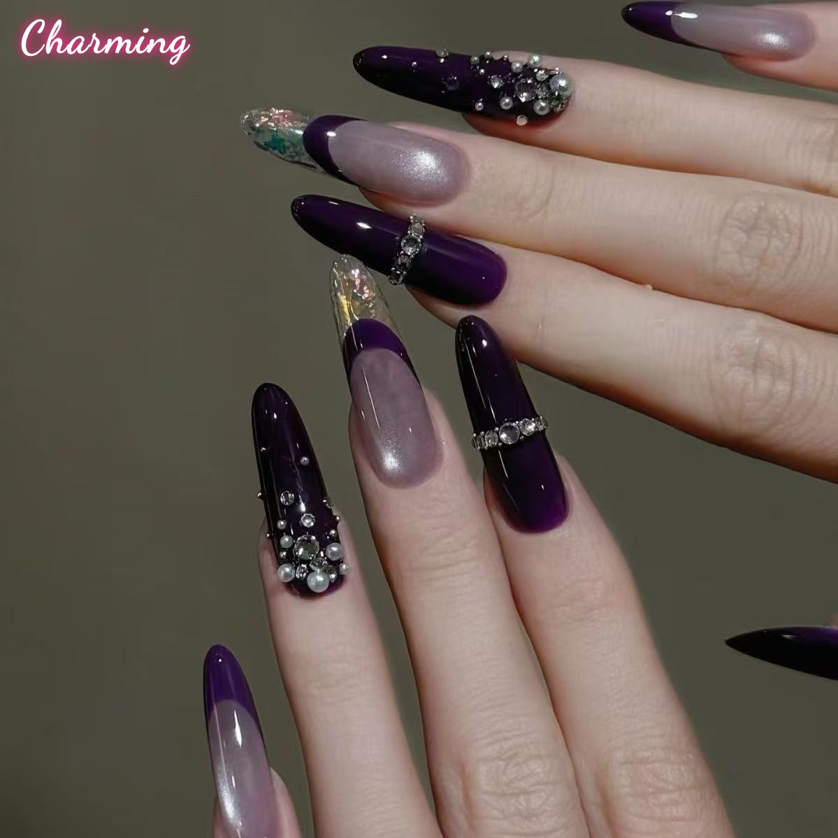 Beauty that can't be hidden / Handmade Nails