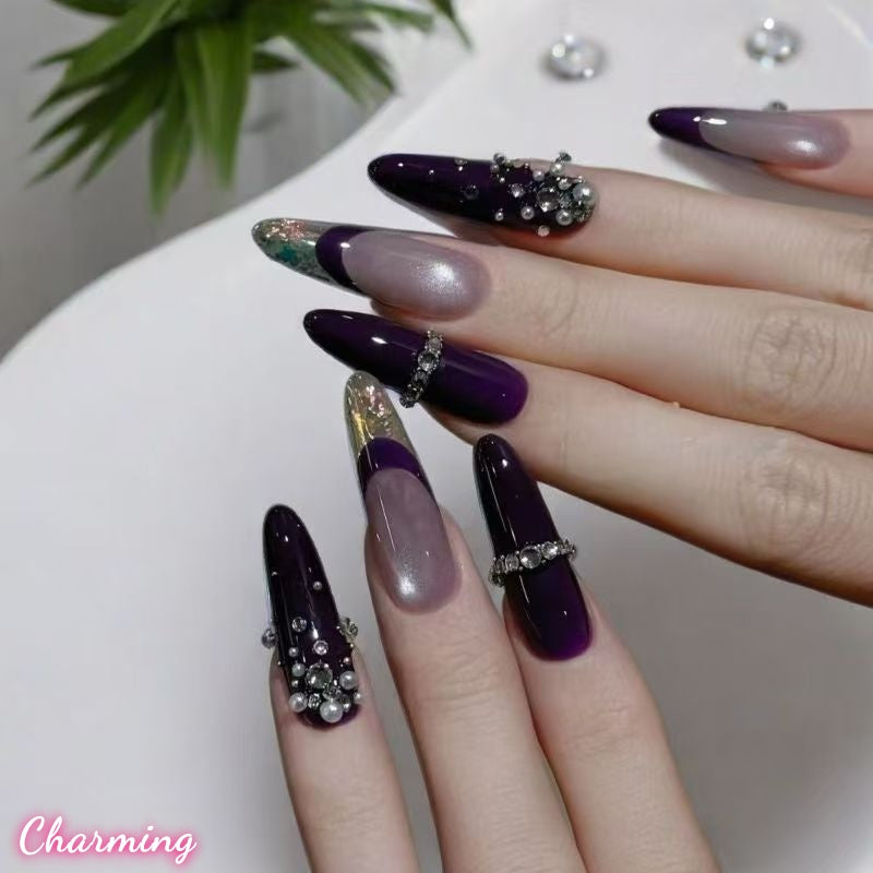 Beauty that can't be hidden / Handmade Nails