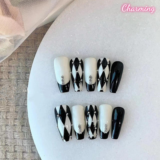 Black and White Diamond Grid / Handmade Nails