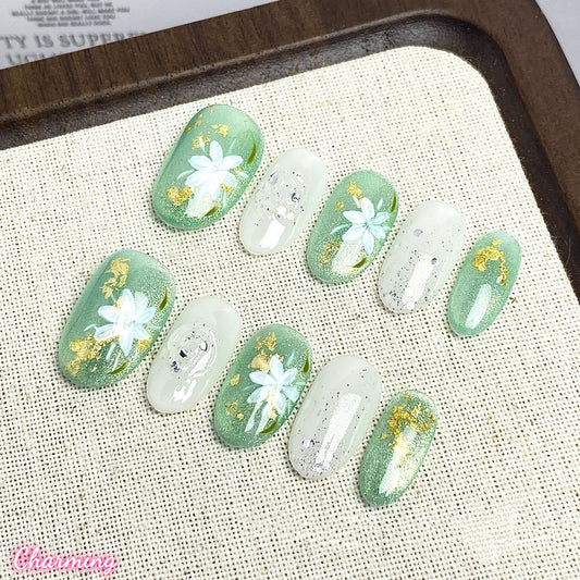 Verdant Daisy / Handmade Nails