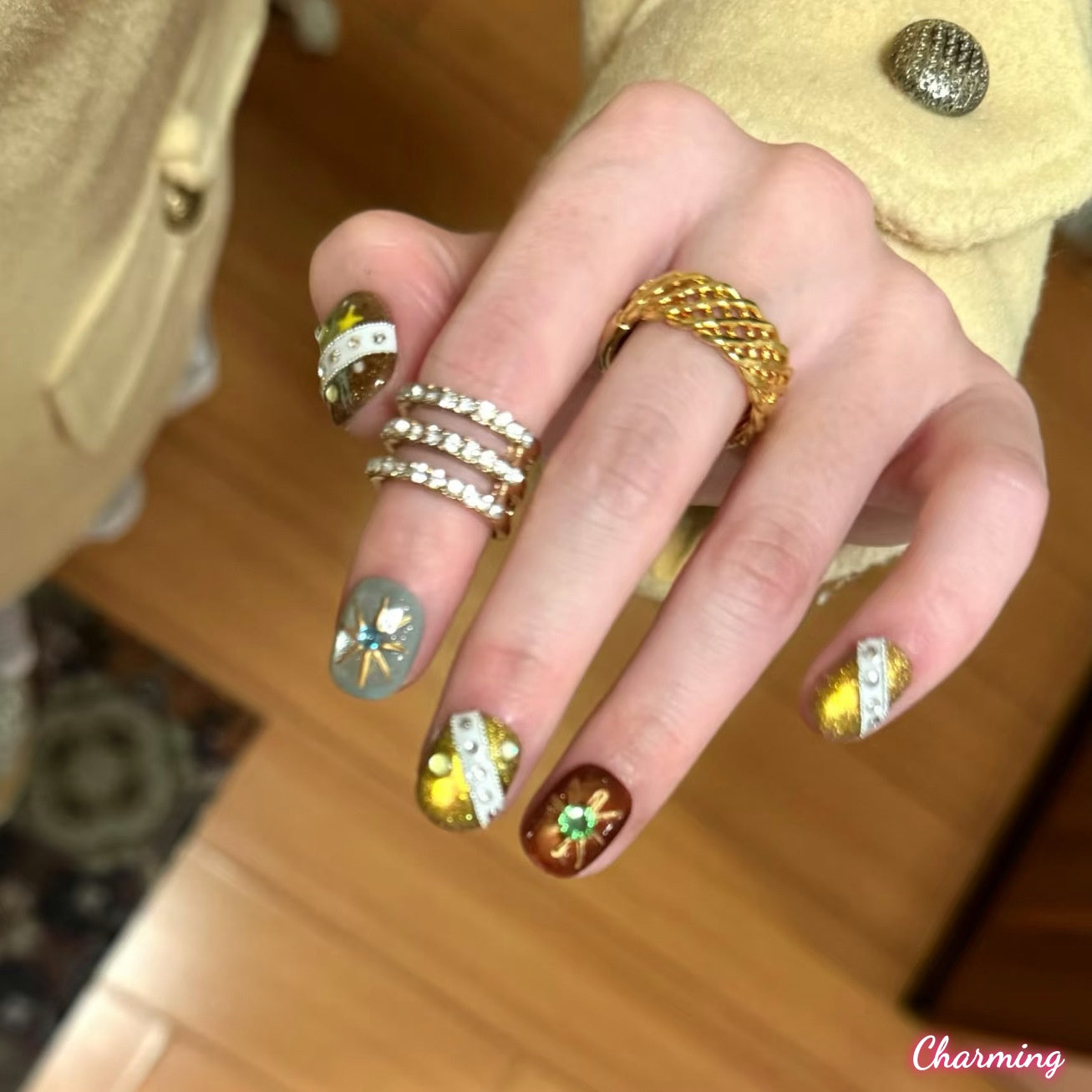 Loulan Stardust / Handmade Nails