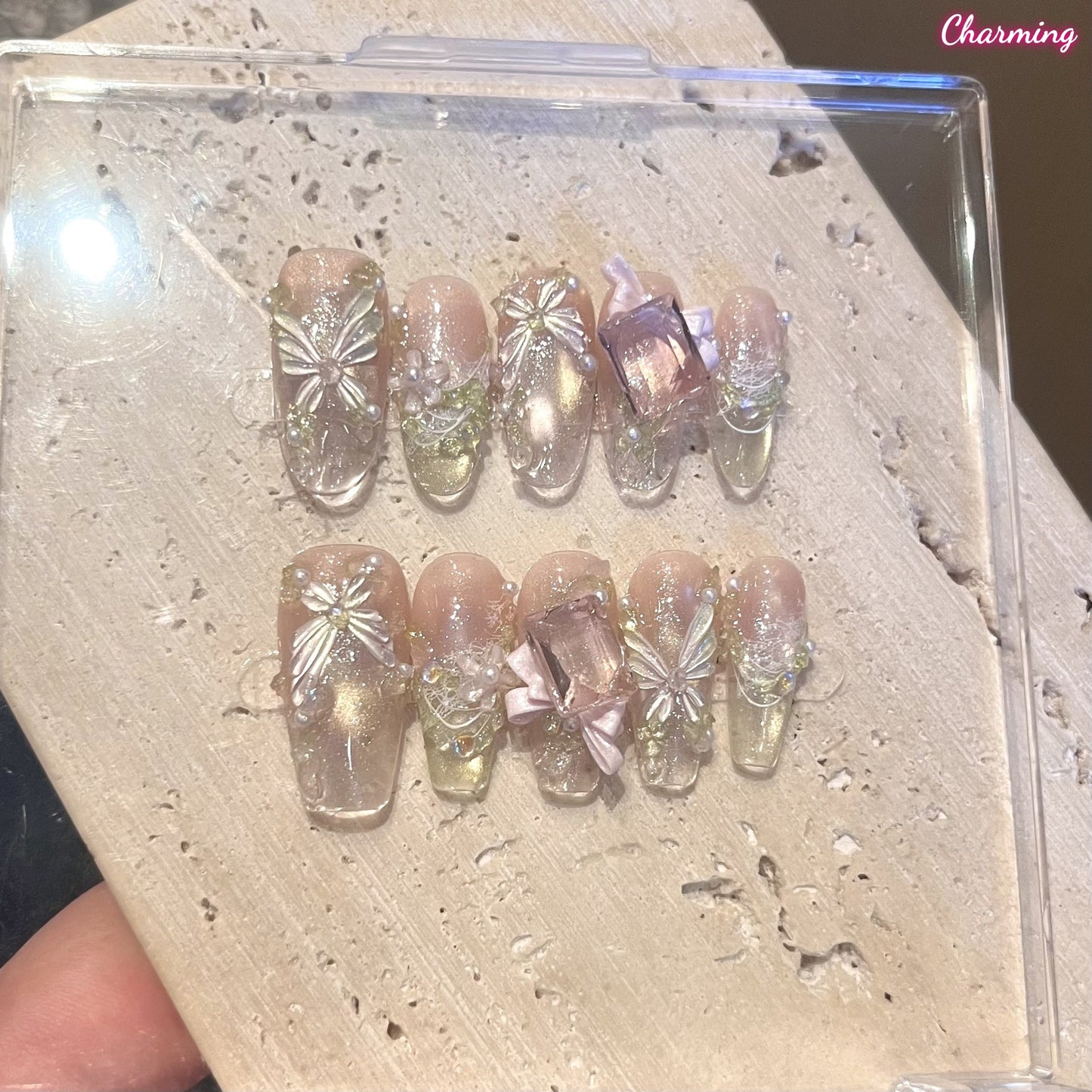 The Floral Messenger / Handmade Nails