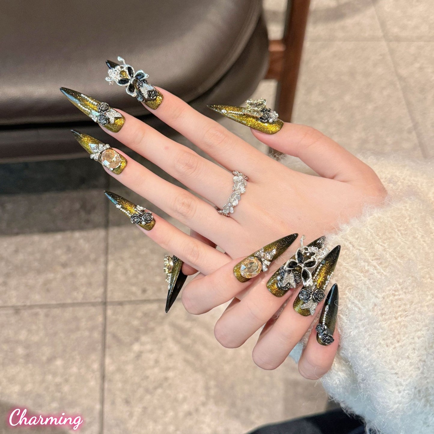 Blackgold Butterfly / Handmade Nails