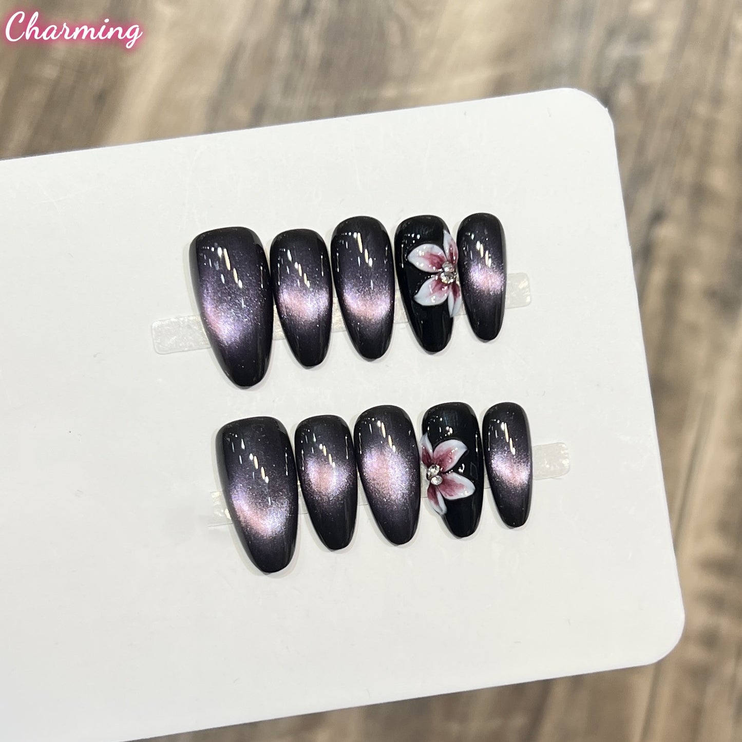Luna’s Petal/ Handmade Nails