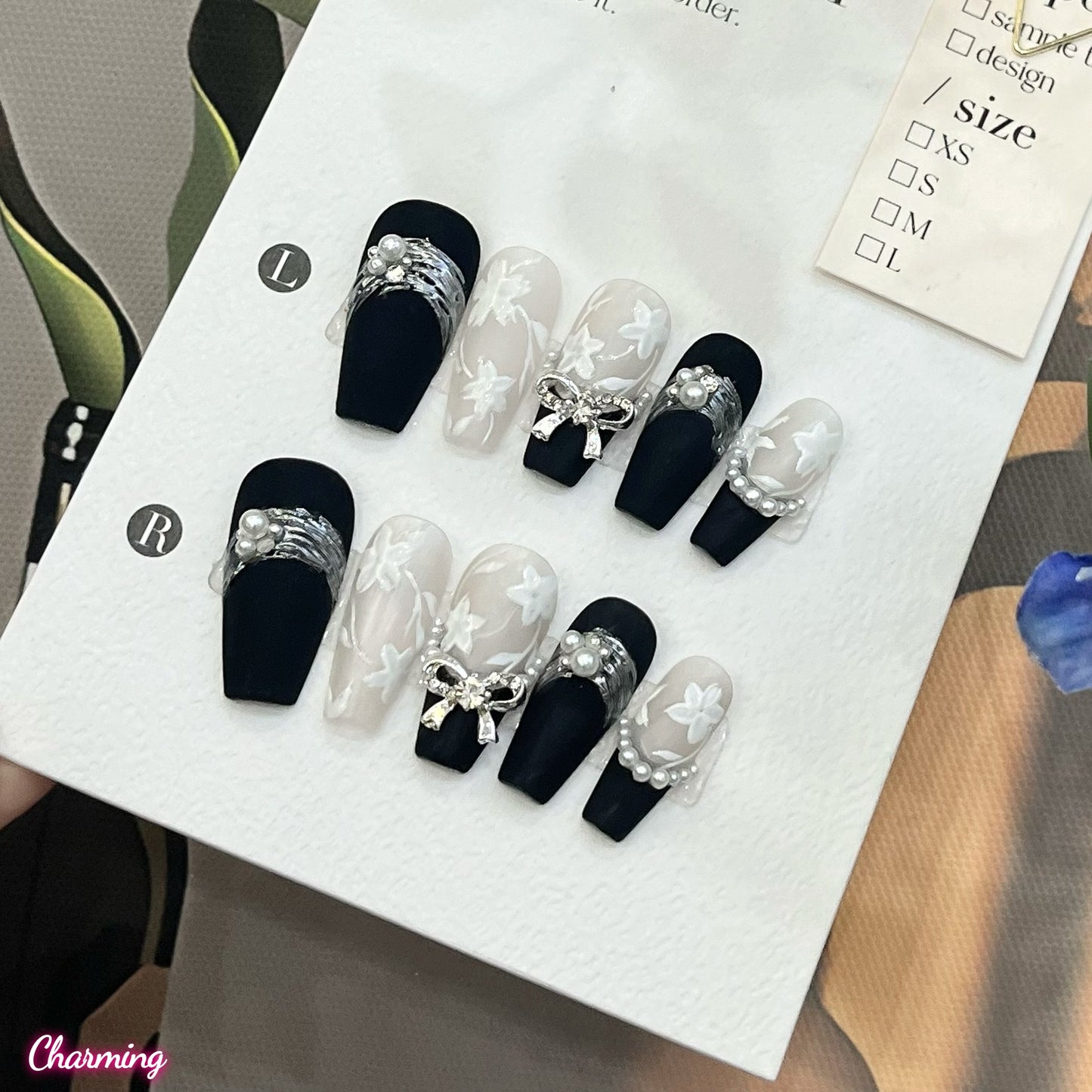 Moonpetal Noir / Handmade Nails