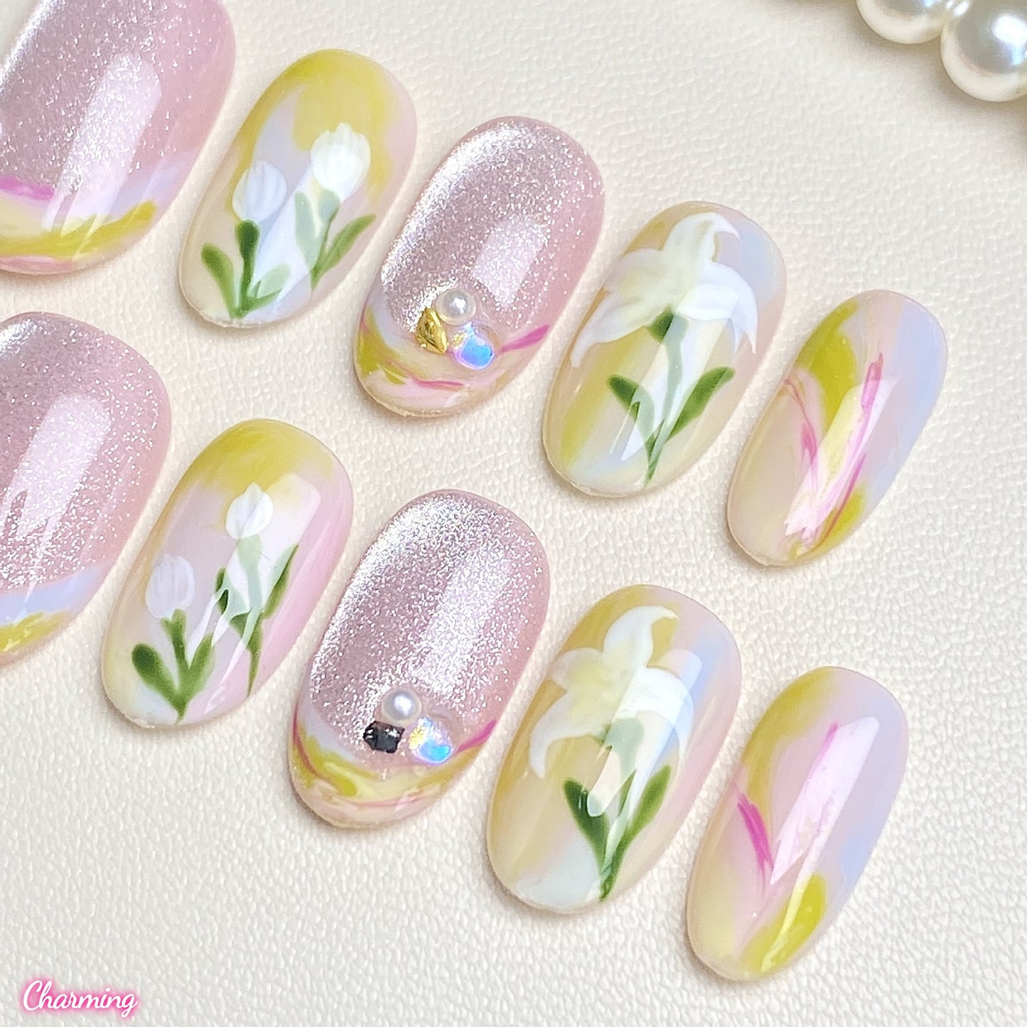 Soft Glow Tulip / Handmade Nailsems