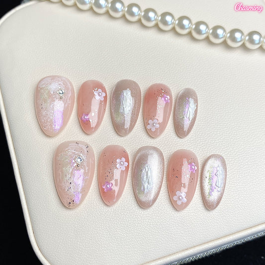 A Quiet Kind of Beautiful / Handmade Nailsems