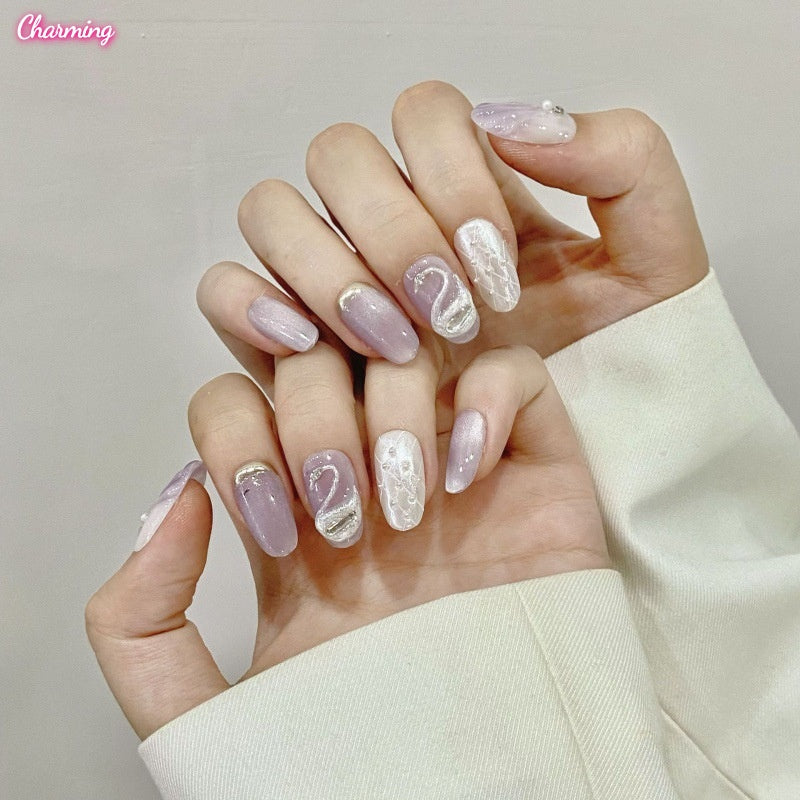 Swan at Dusk / Handmade Nailsems
