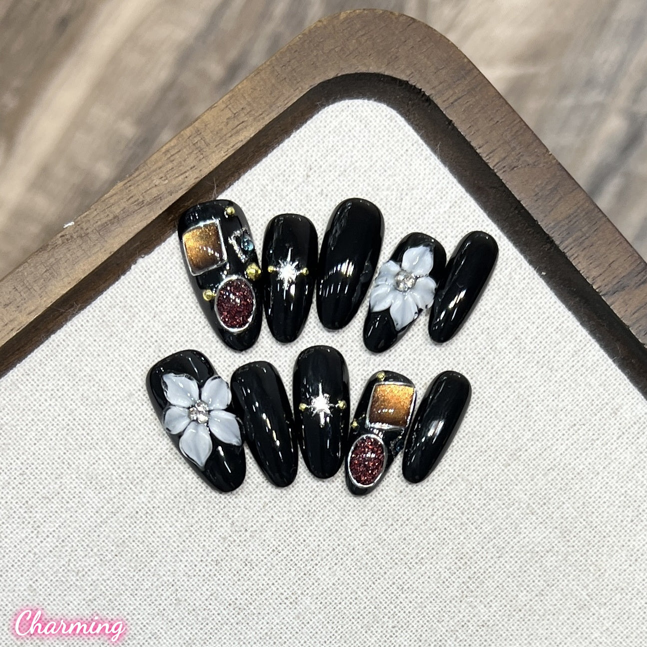 Void / Handmade Nails