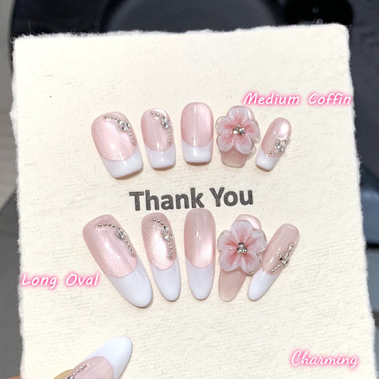 White and bright flowers / Handmade Nails