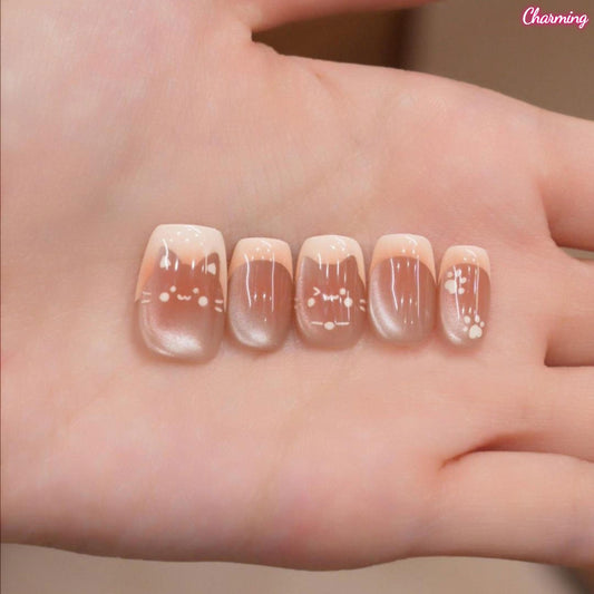 Gentle Cat / Handmade Nailsems