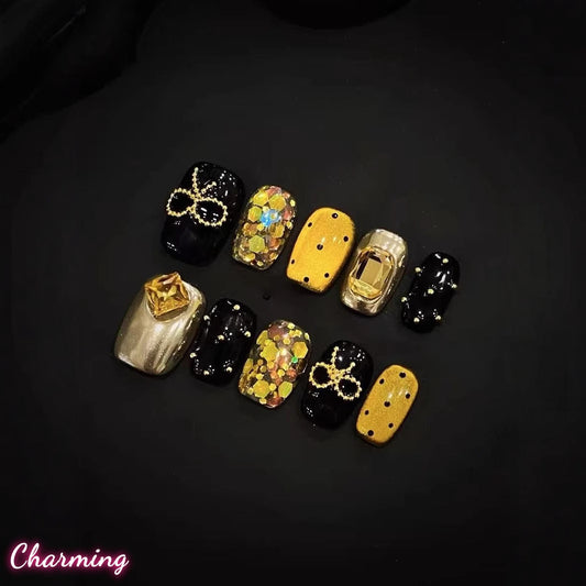 Gold Elegance / Handmade Nails