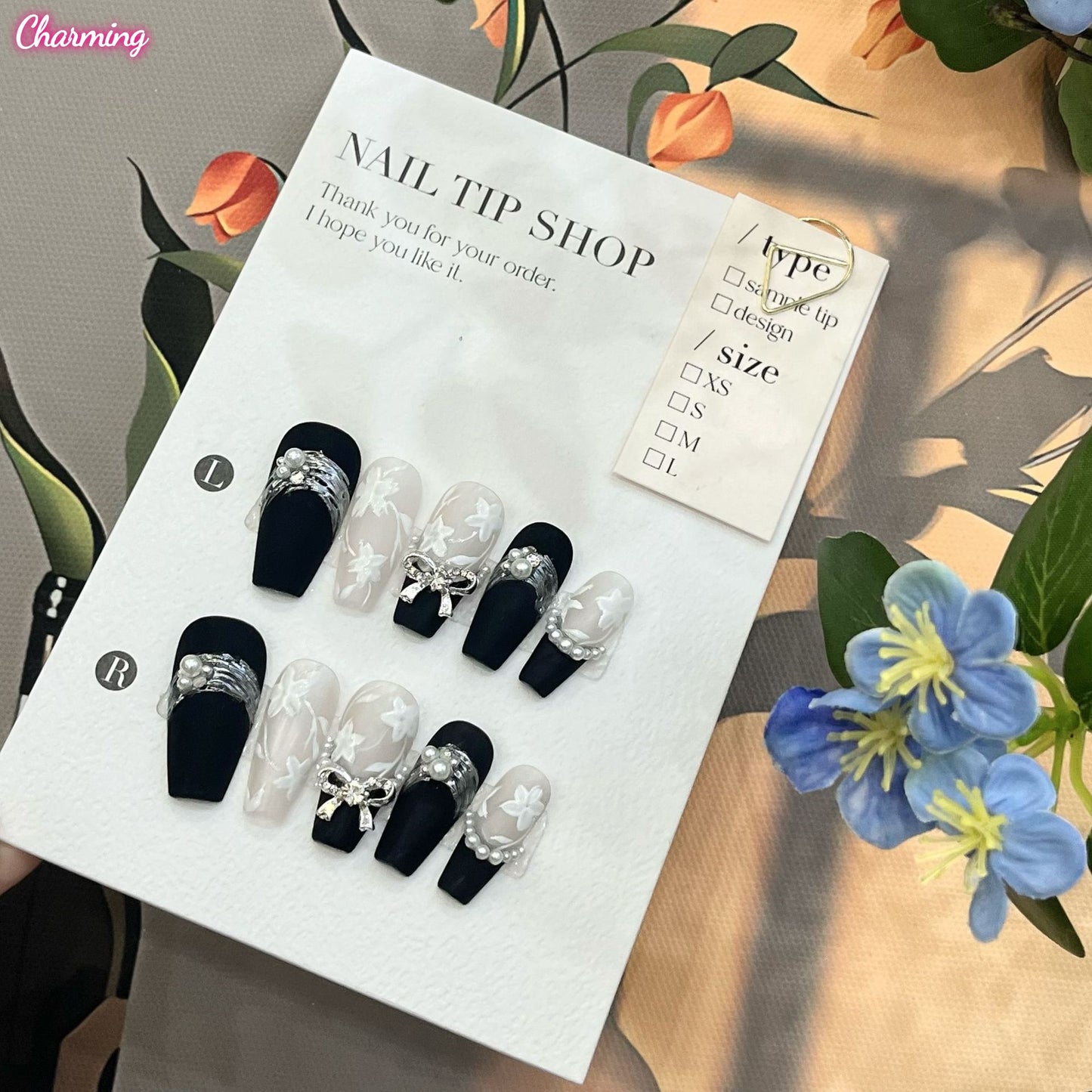 Moonpetal Noir / Handmade Nails
