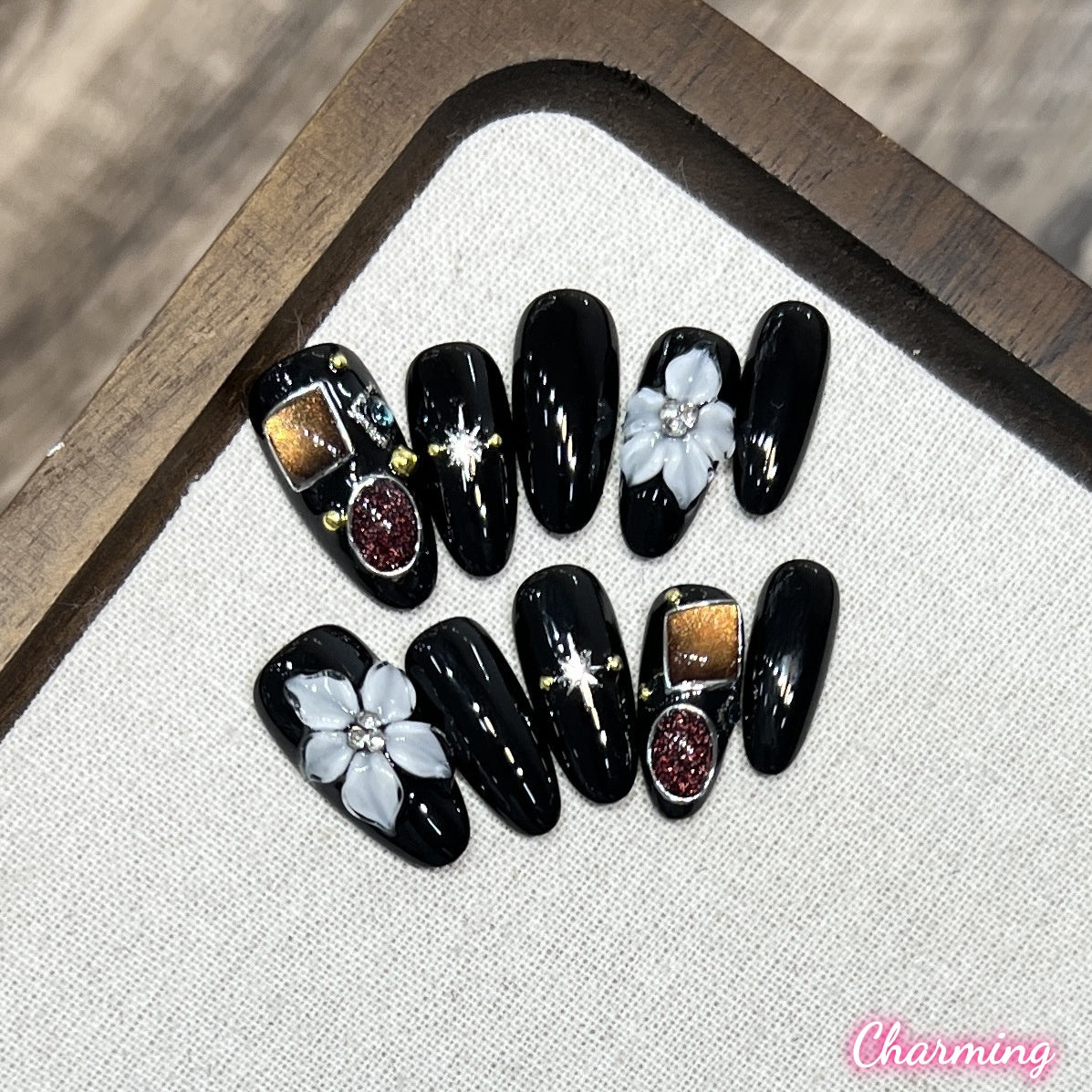 Void / Handmade Nails