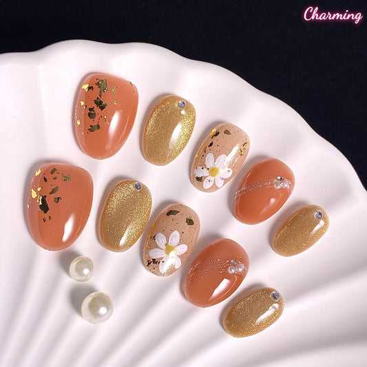 Gilded Daisy / Handmade Nails