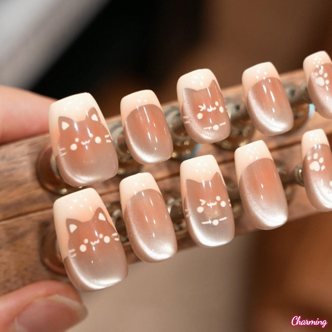 Gentle Cat / Handmade Nailsems