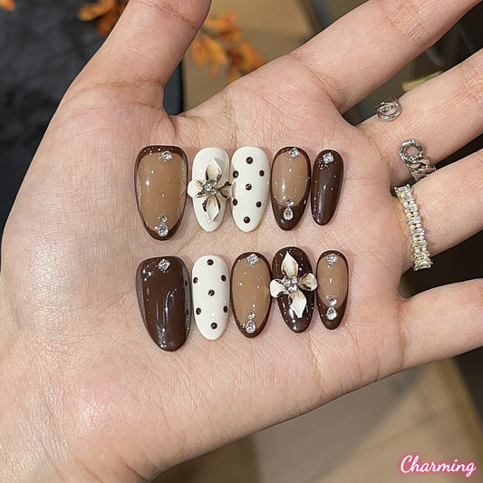 In Mocha Meadows / Handmade Nails