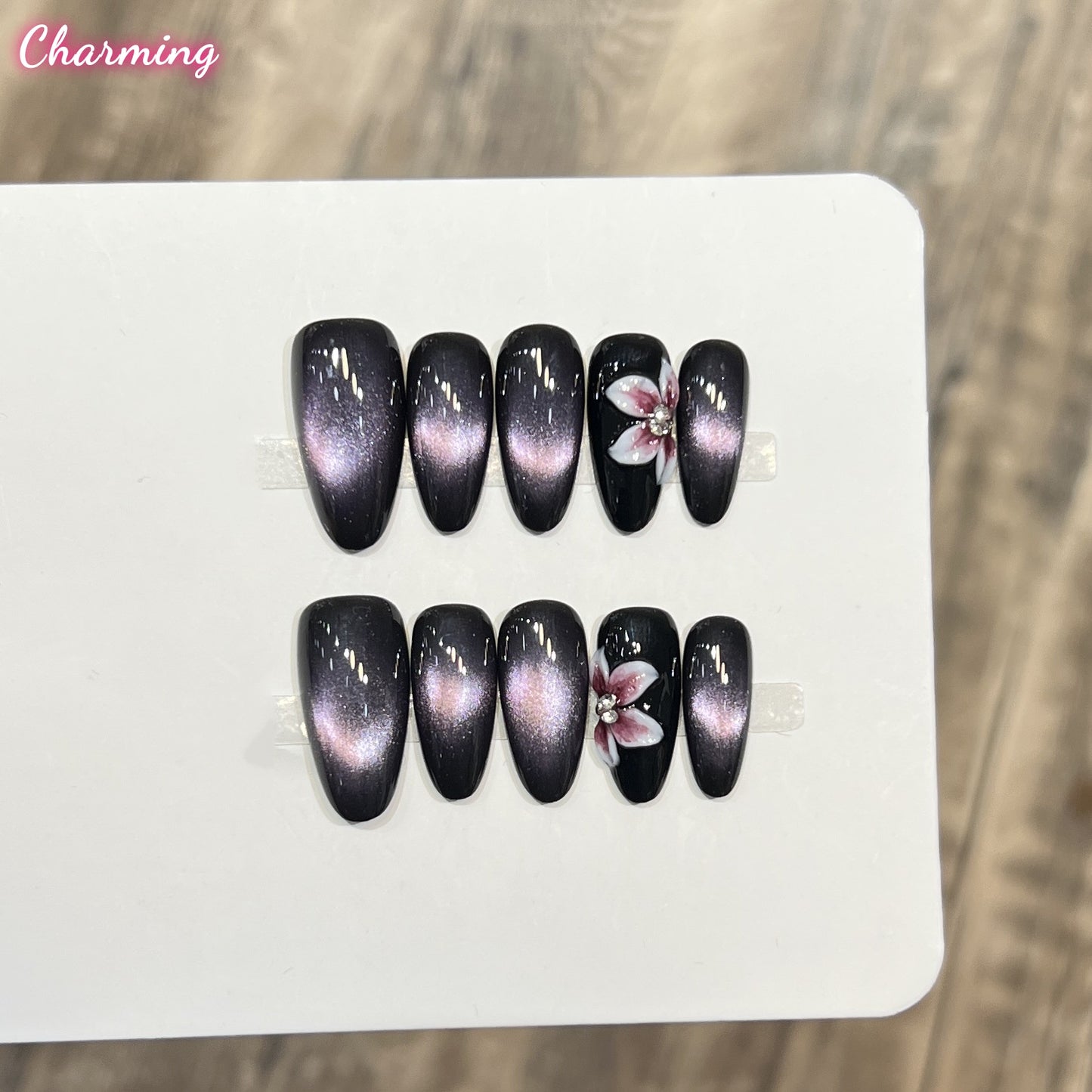 Luna’s Petal/ Handmade Nails