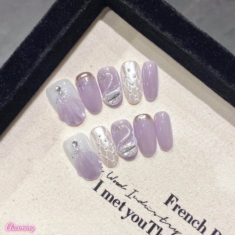 Swan at Dusk / Handmade Nailsems