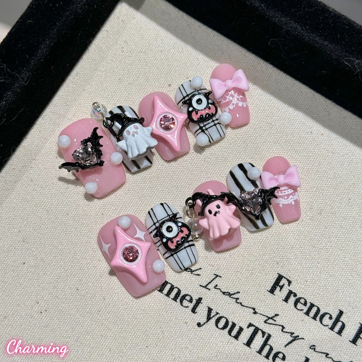Friendly Ghost / Handmade Nails