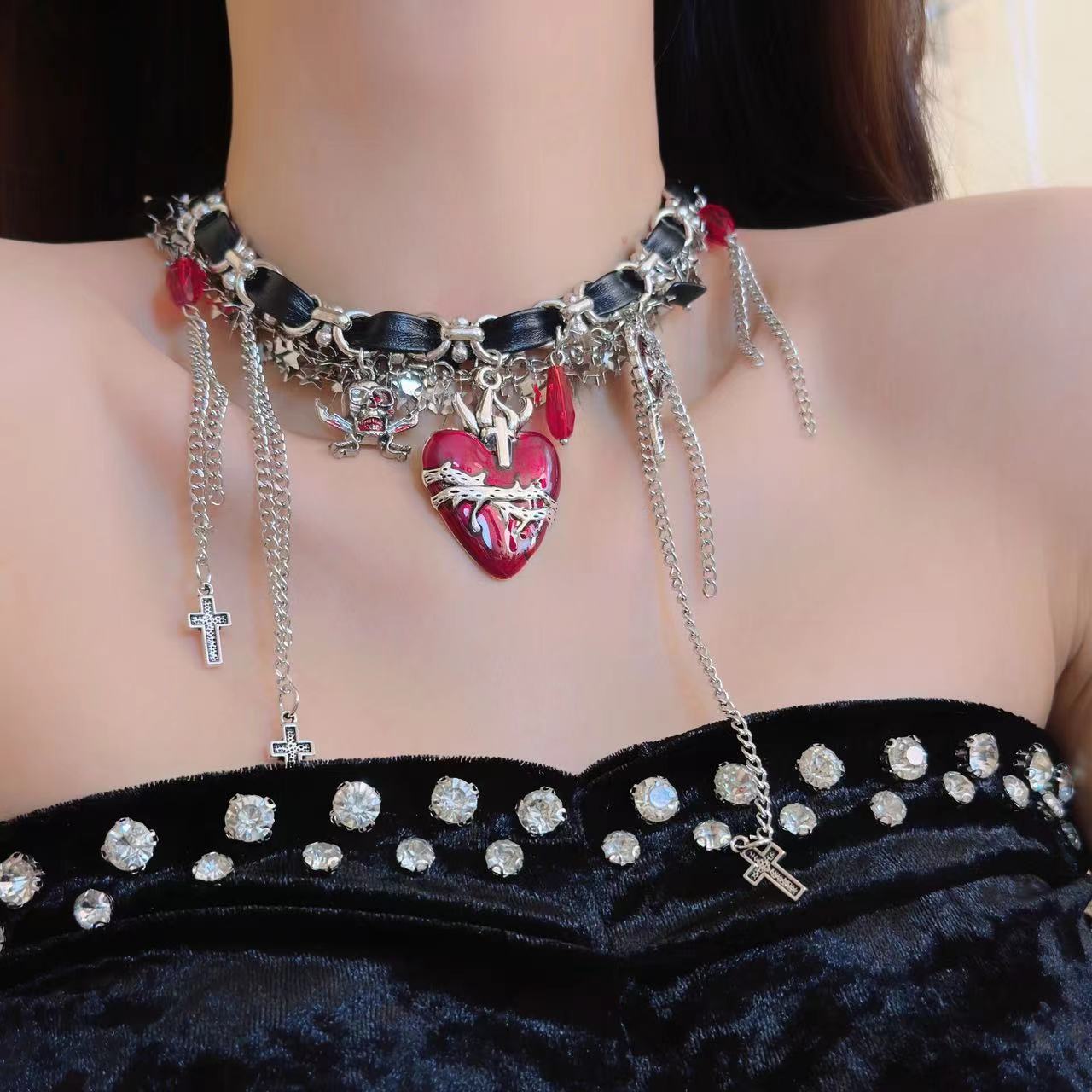 Heart of Thorns Necklace