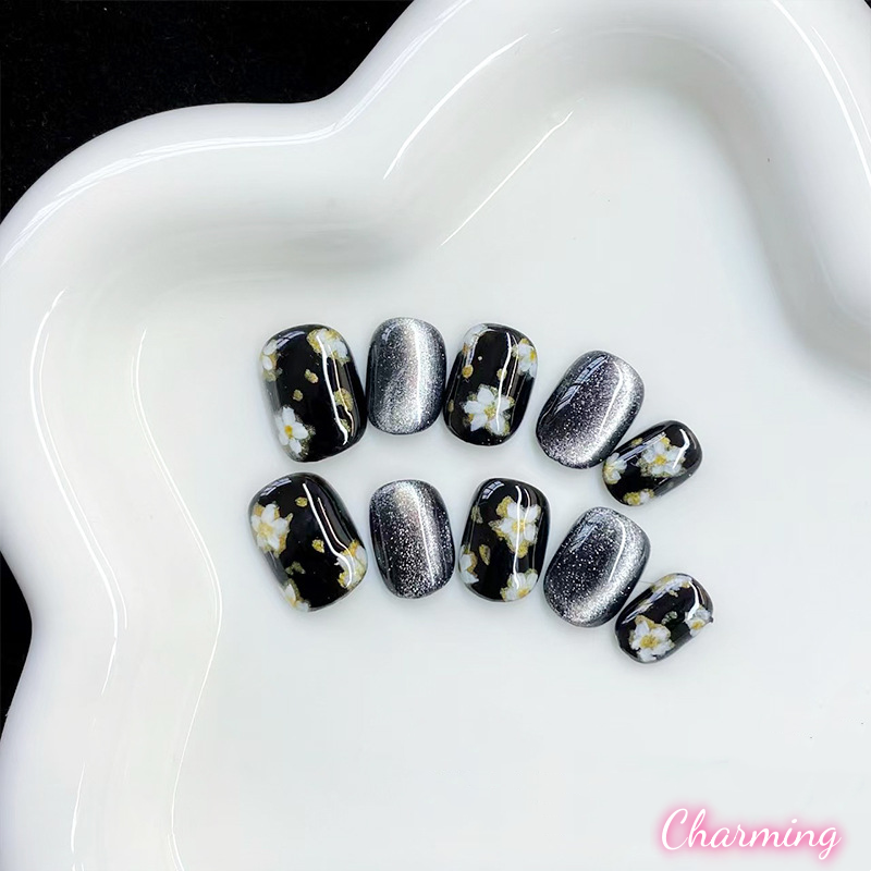 Ebony & Bloom / Handmade Nails